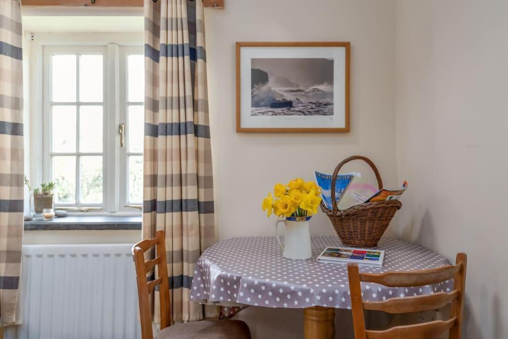 Coastal Cottage 'The Garden Cottage ' Hartland Buitenkant foto